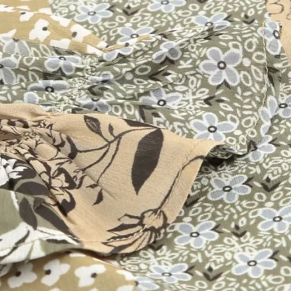 ♥️New boutique floral print ruffle cuff - Picture 7 of 16